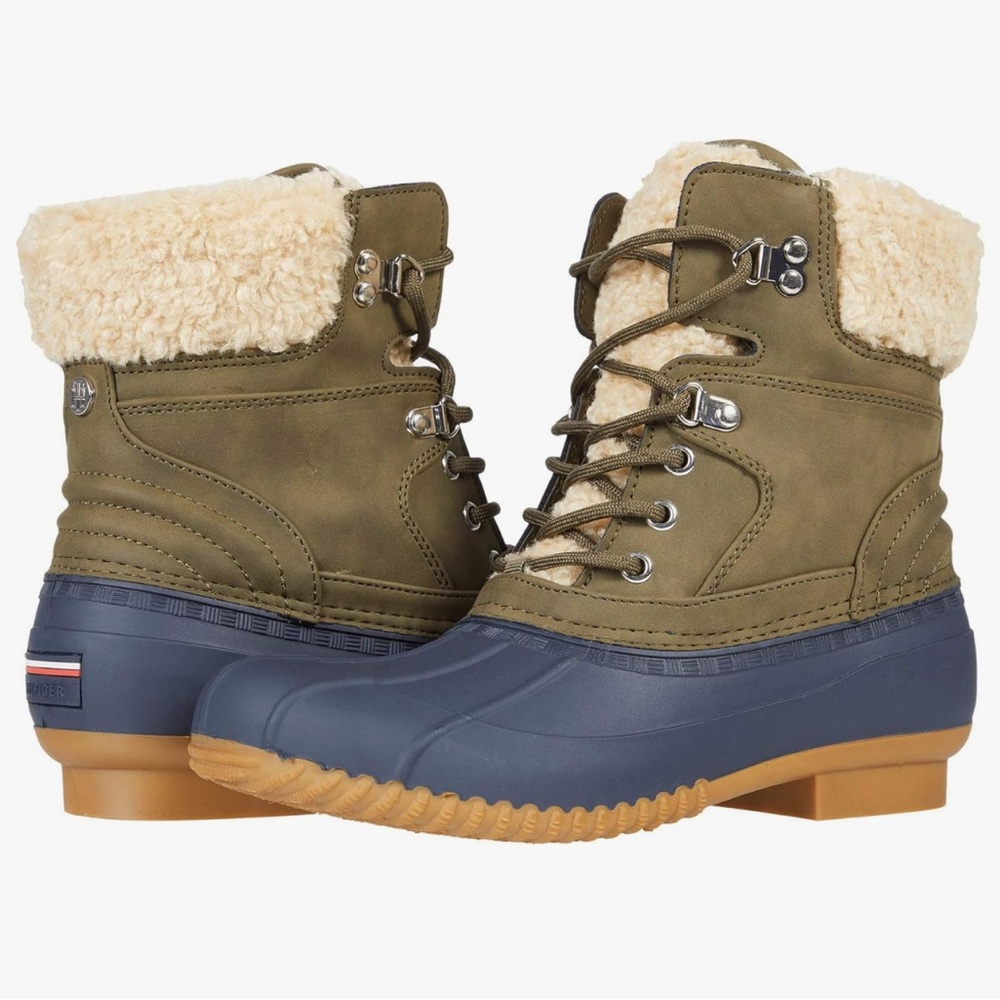 TOMMY HILFIGER Women’s Duck/rain/snow boot.